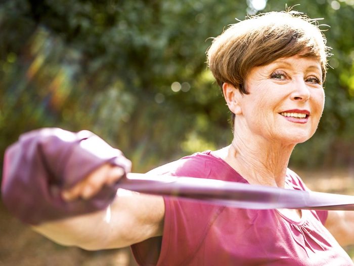 5 Best Resistance Band Exercises for Seniors and Adults Over 5 – DMoose