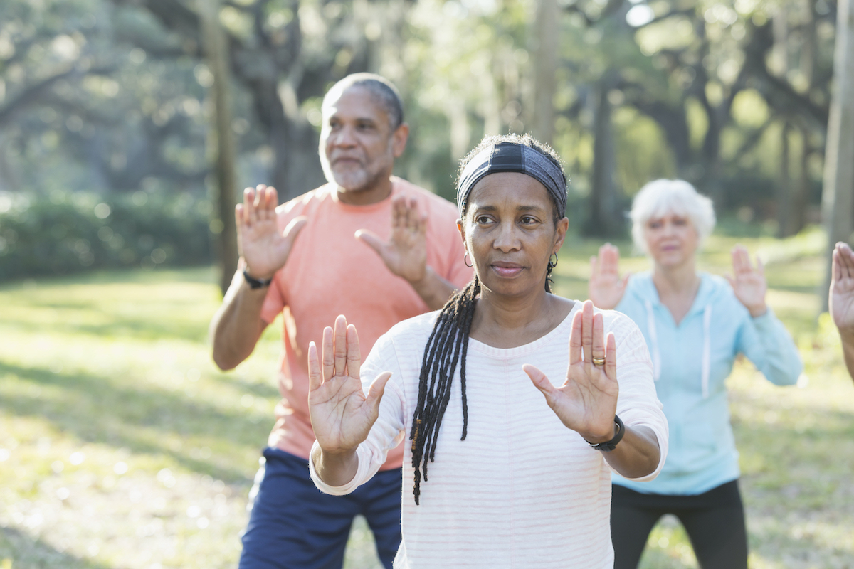 10 Full-Body Health Benefits of Tai Chi, According to Science