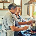 Sodio: La guía de SilverSneakers para adultos mayores