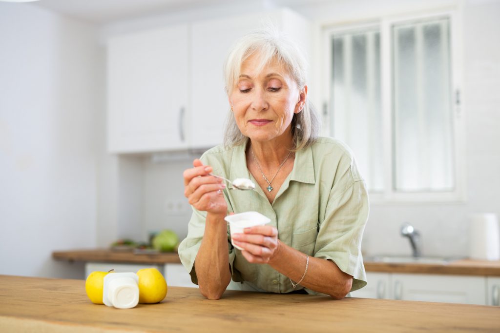 Healthy Eating for Seniors: Discover 14 Dietitian-Approved Snacks